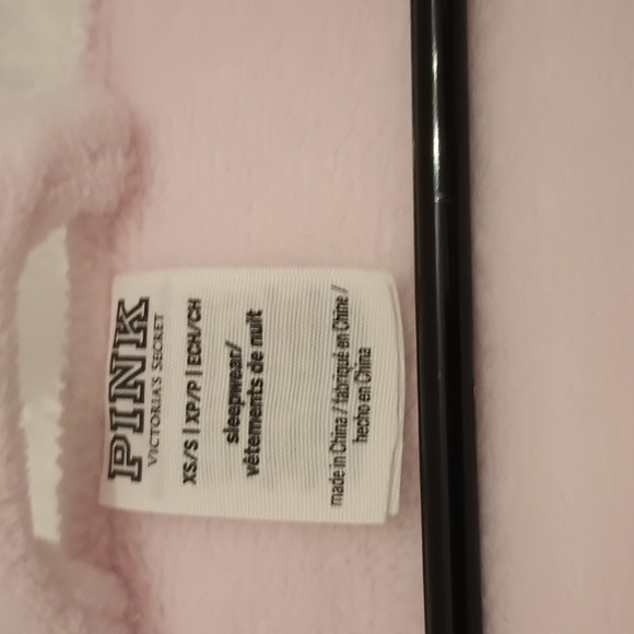 PINK Robe - Picture 3 of 4